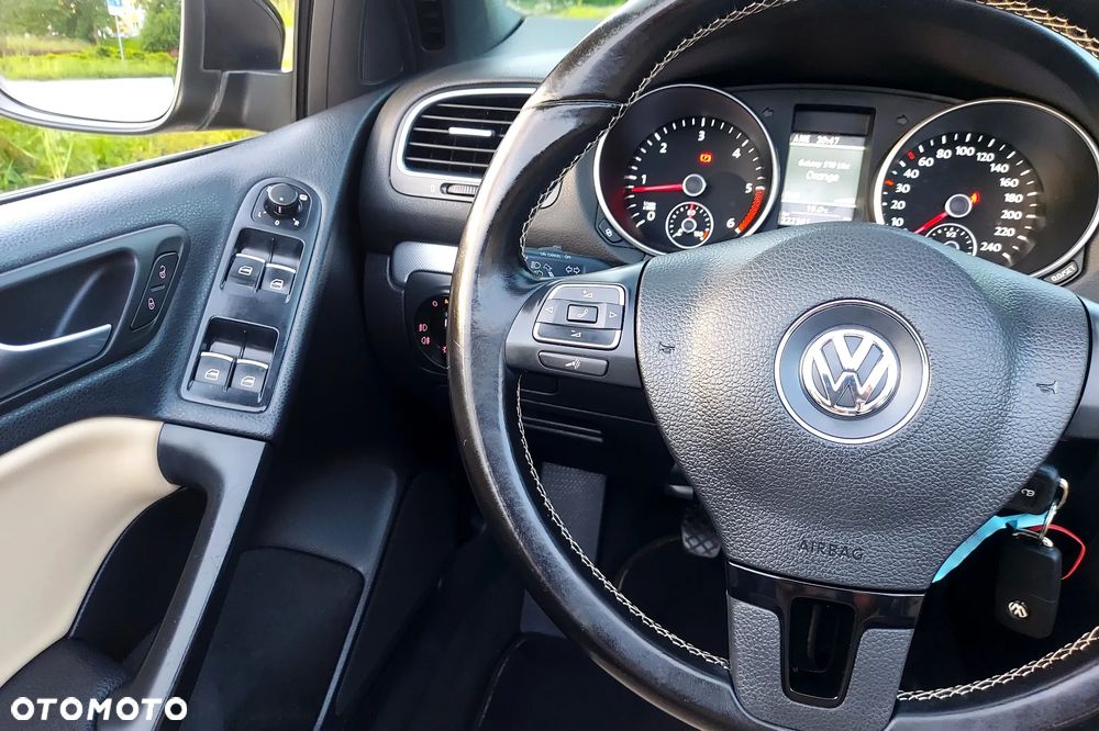 Volkswagen Golf Cabrio 2.0 TDI BlueMotion Technology Exclusive - 31