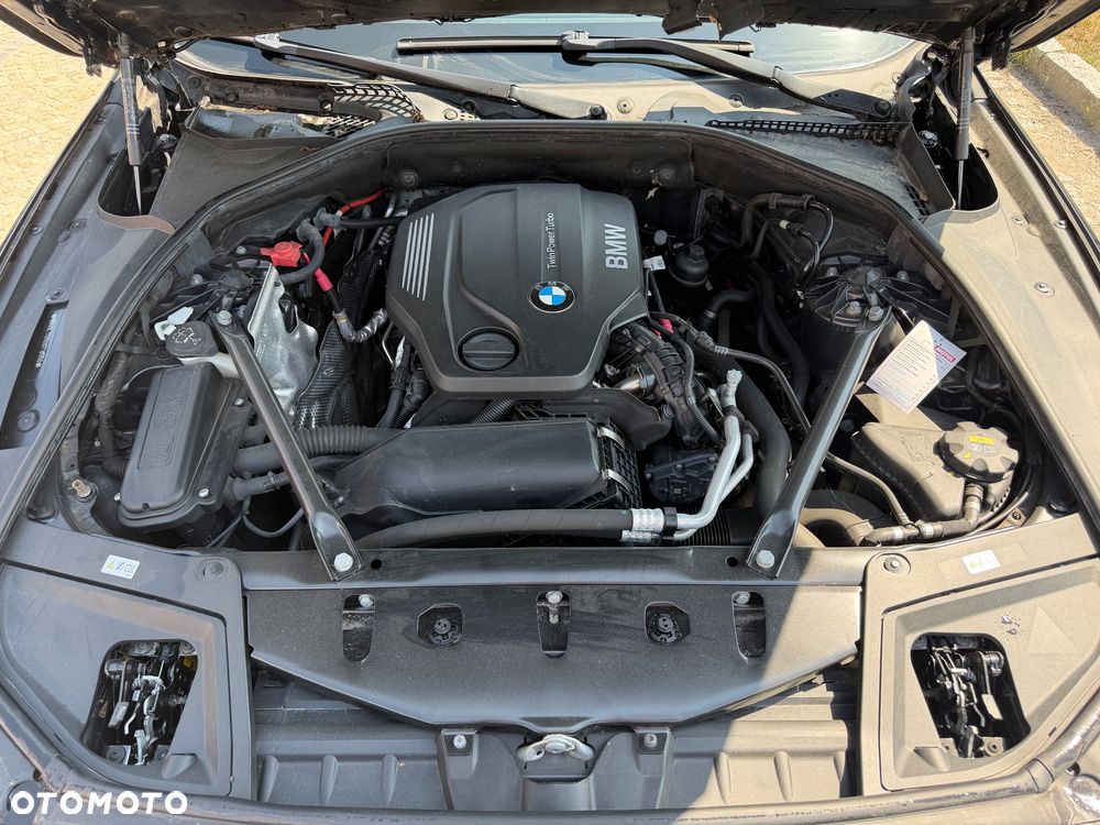 BMW Seria 5 518d Sport Line - 16