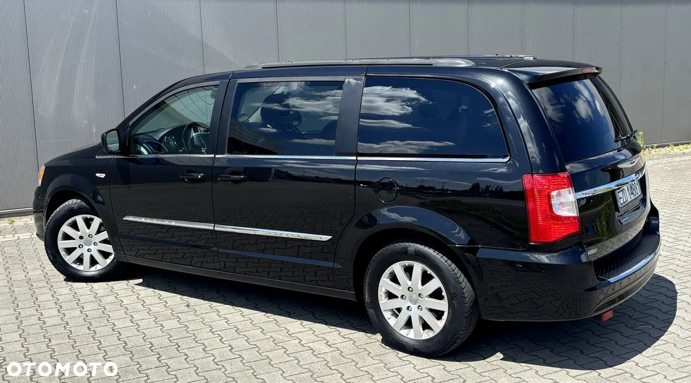 Chrysler Town & Country 3.6 Limited - 16