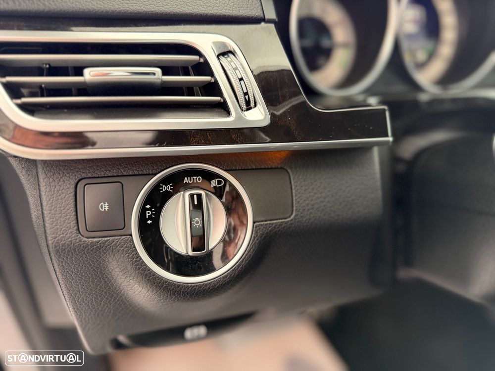 Mercedes-Benz E 300 Bluetec Hybrid Avantgarde - 30