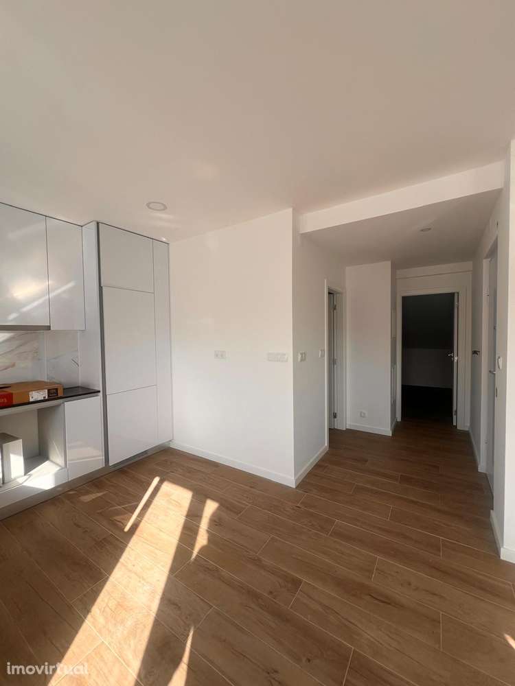 T1 com varanda em Benfica, Lisboa - Grande imagem: 2/14