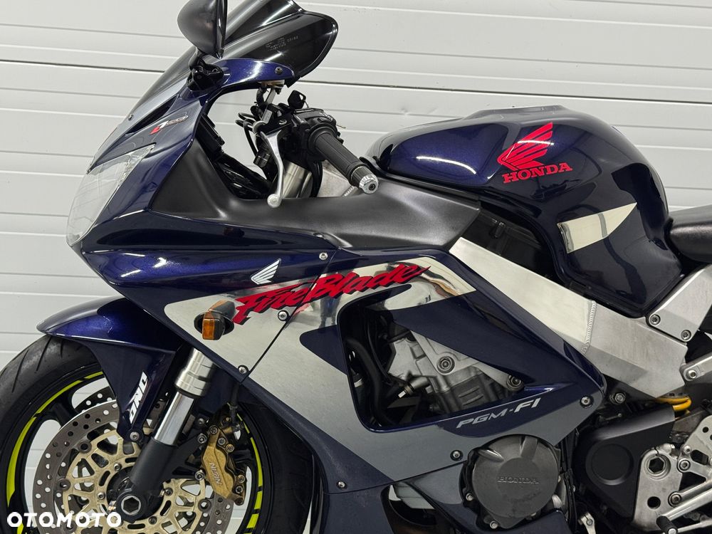 Honda CBR - 23