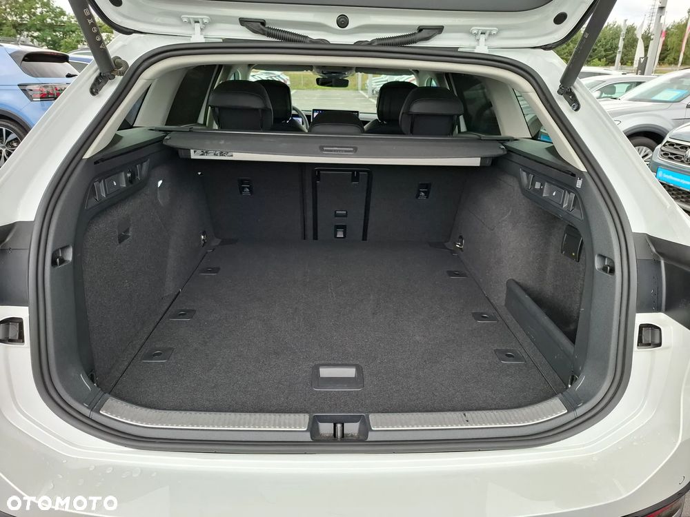 Volkswagen Passat Variant 2.0 TDI SCR DSG Elegance - 14