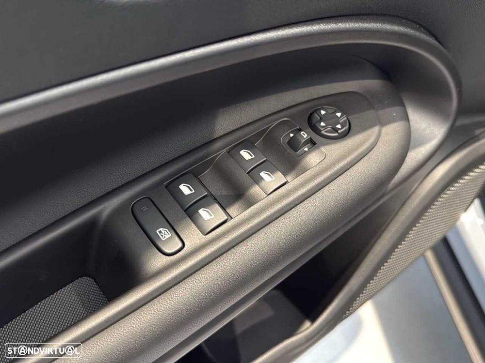 Jeep Avenger 1.2 e-Hybrid Altitude DCT - 14