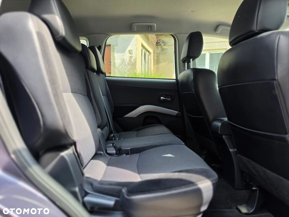 Mitsubishi Outlander - 22