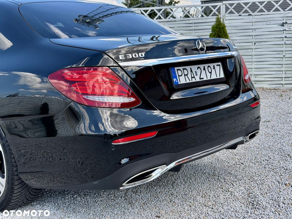Mercedes-Benz Klasa E 300 9G-TRONIC AMG Line - 26