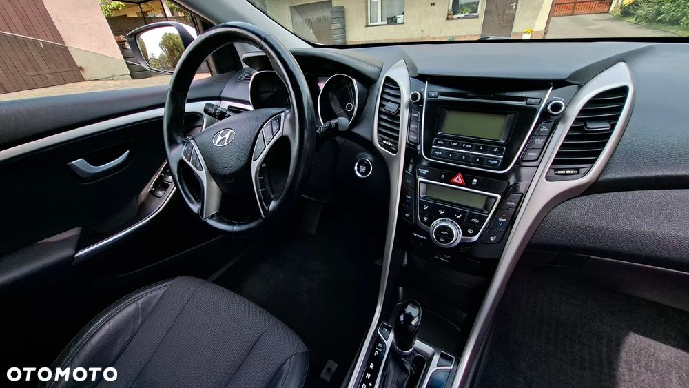 Hyundai i30 Kombi 1.6 GDi DCT Premium - 23