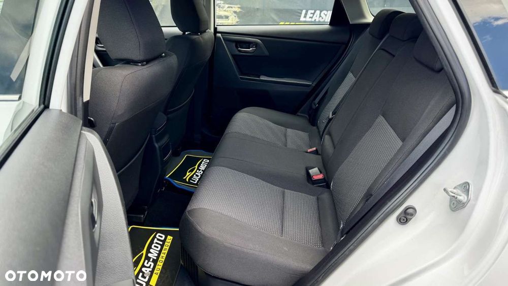 Toyota Auris - 25