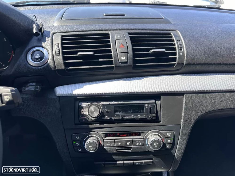 BMW 118 d Pack M - 32