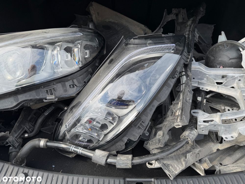 Mercedes-Benz Klasa C 200 CGI Automatik BlueEFFICIENCY Elegance - 8