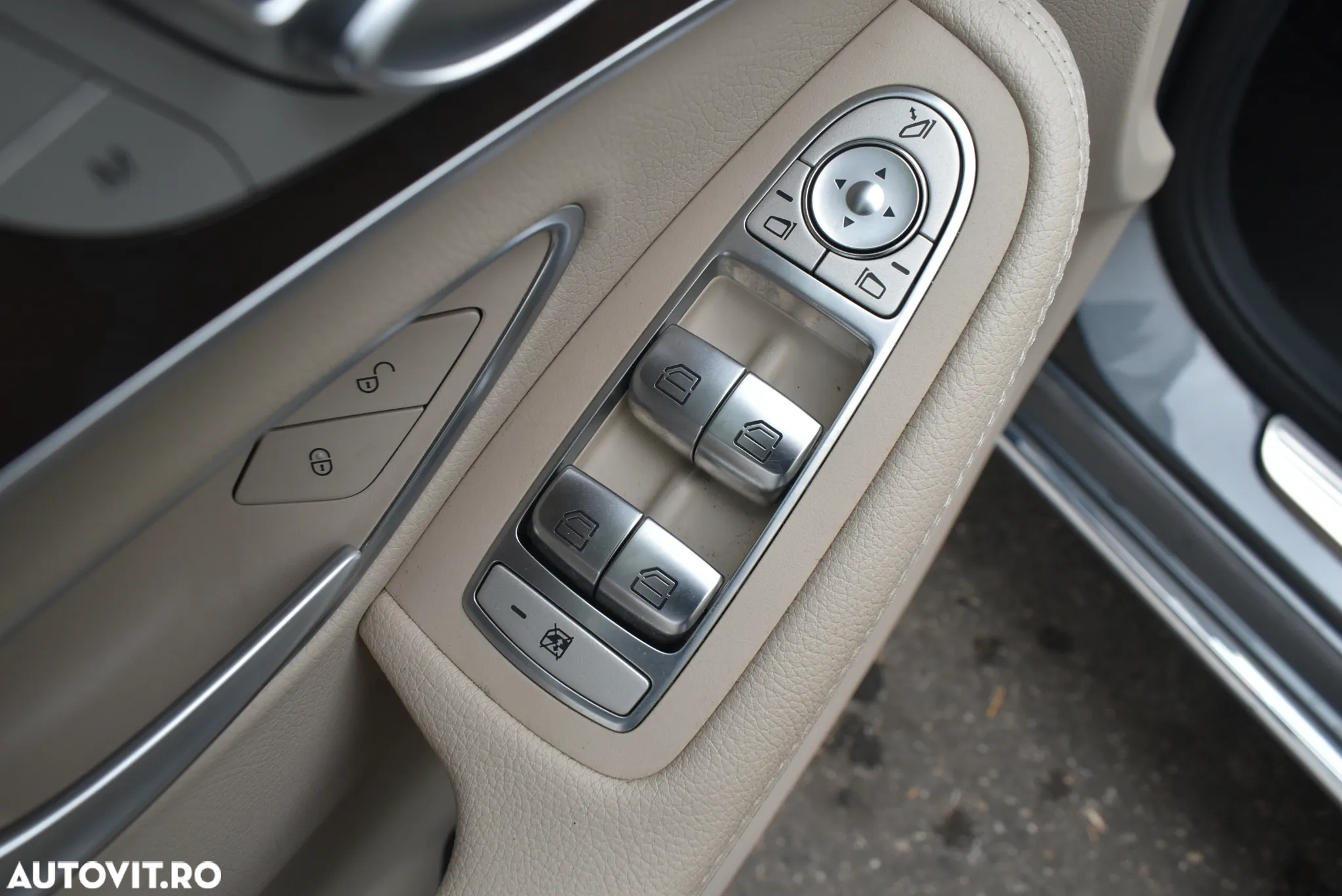 Mercedes-Benz C - 12