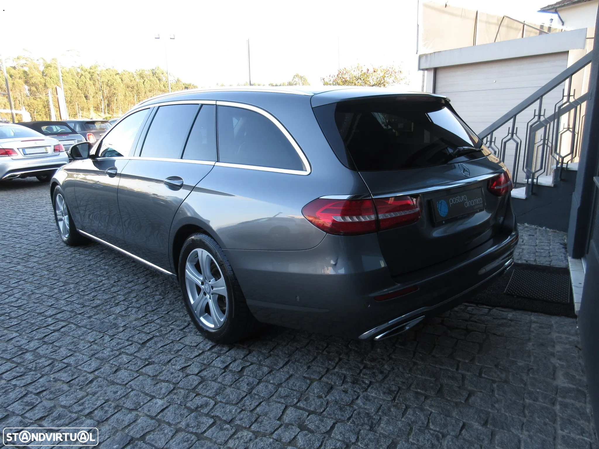Mercedes-Benz E 200 - 7