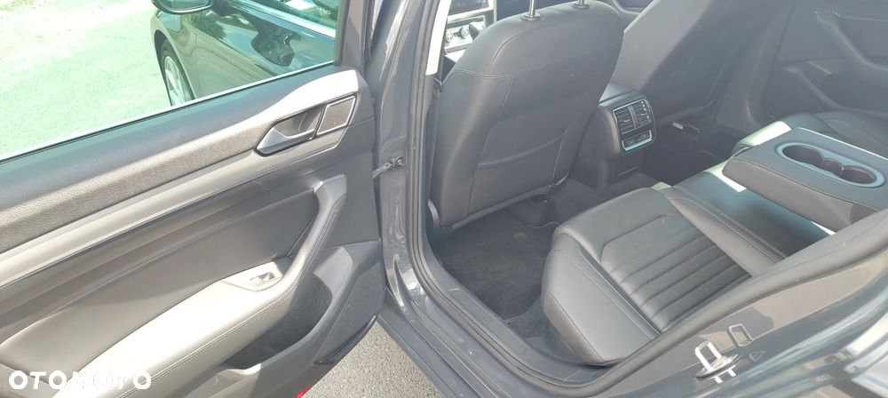 Volkswagen Passat 2.0 TDI SCR 4Mot DSG Highline - 14