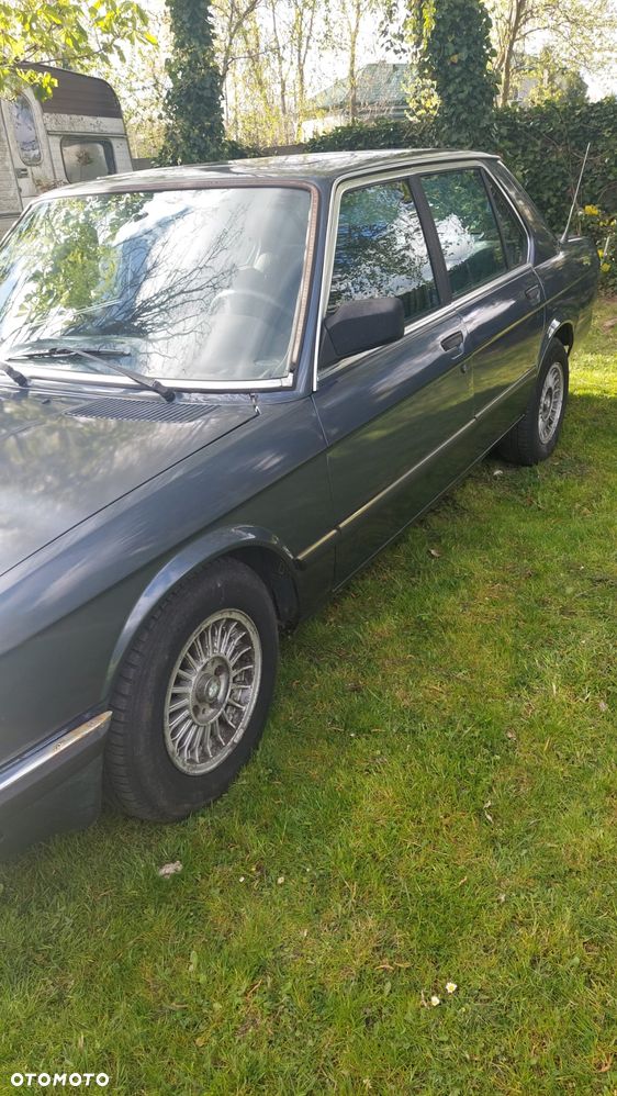 BMW Seria 5 524 td - 7