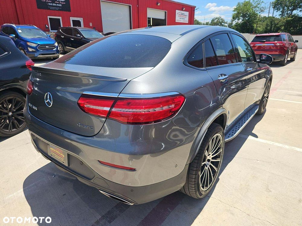 Mercedes-Benz GLC 300 4Matic 9G-TRONIC AMG Line - 4
