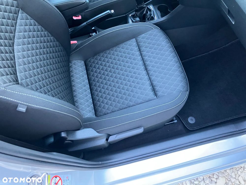 Skoda RAPID 1.0 TSI Monte Carlo - 36