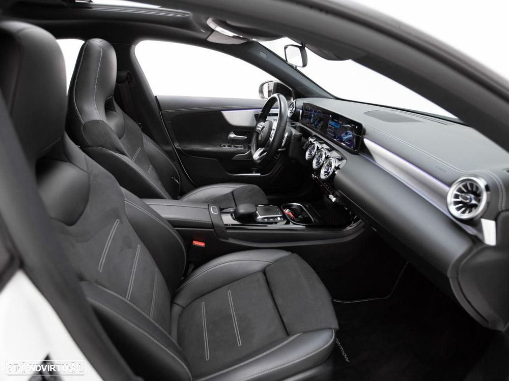 Mercedes-Benz CLA 250 e 8G-DCT AMG Line - 11