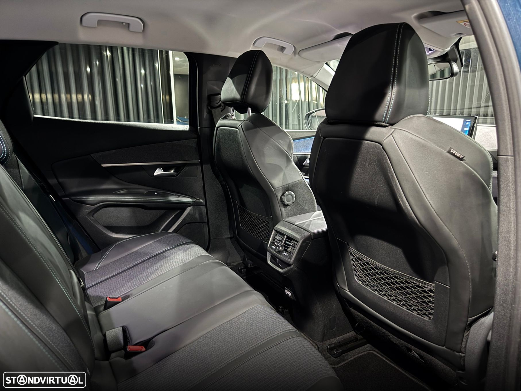 Peugeot 3008 1.5 BlueHDi Allure Pack EAT8 - 38