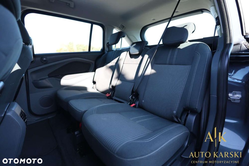 Ford Grand C-MAX - 22