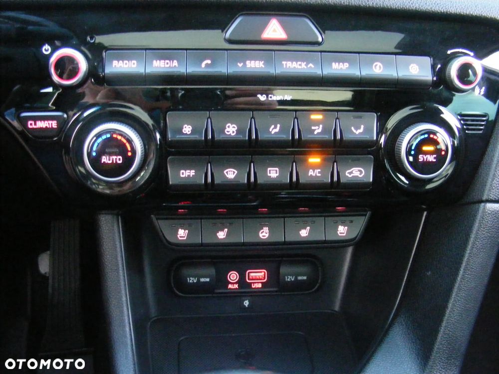 Kia Sportage 2,0 CRDI AWD Platinum - 26