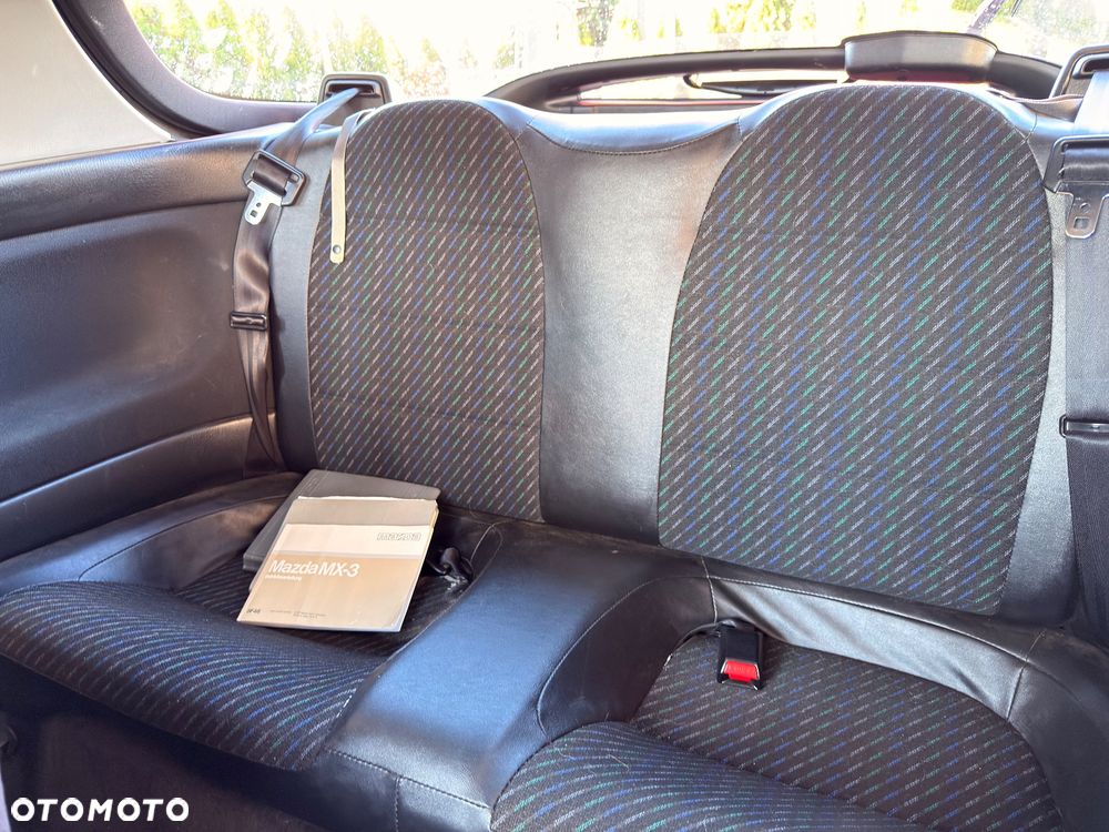 Mazda MX-3 - 16
