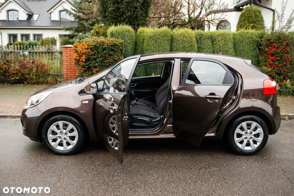 Kia Rio 1.2 Business Line - 9