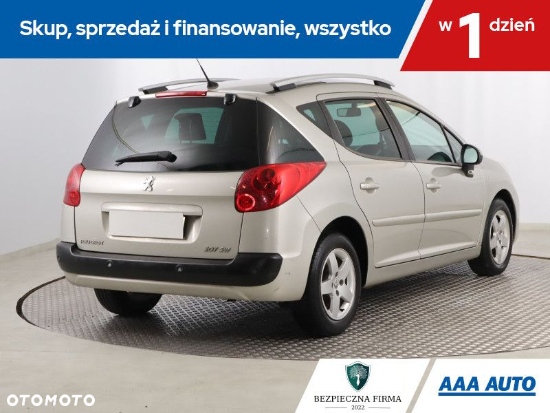 Peugeot 207 - 6