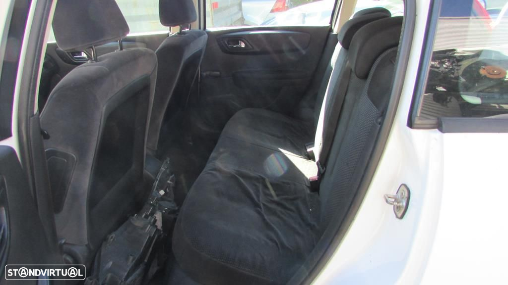 Citroen C4 1.6HDi 2007 - Peças Usadas (7211) - 7