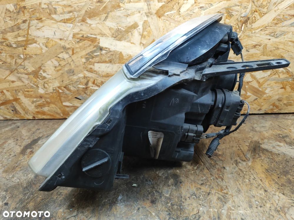 lampa przód prawa 8200301831 kompletna EUROPA do RENAULT Modus 04-08r - 2