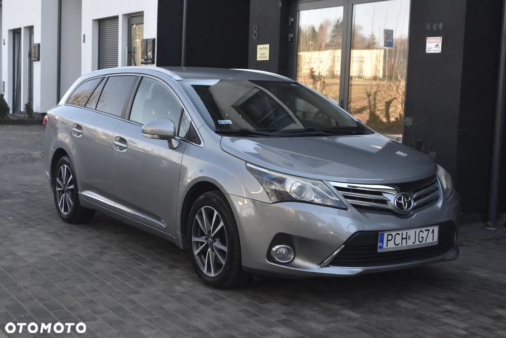 Toyota Avensis 2.2 D-4D Premium - 2