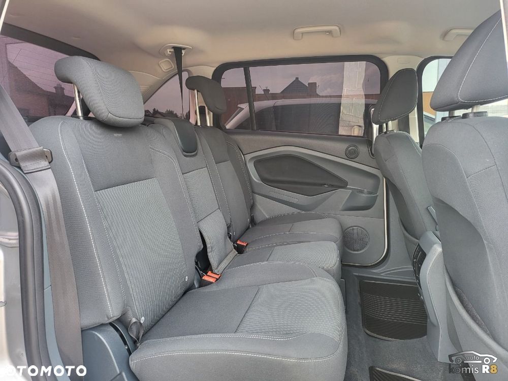 Ford Grand C-MAX - 13