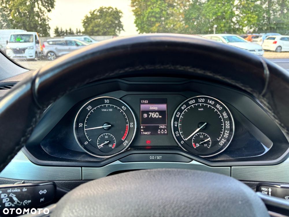 Skoda Superb 2.0 TDI Sportline - 25