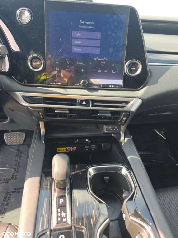 Lexus RX - 15