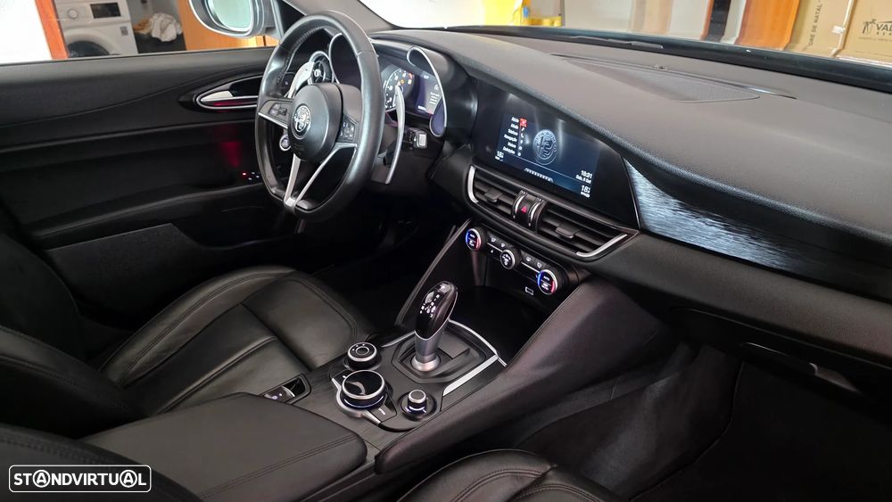 Alfa Romeo Giulia 2.2 D Super AT8 - 8