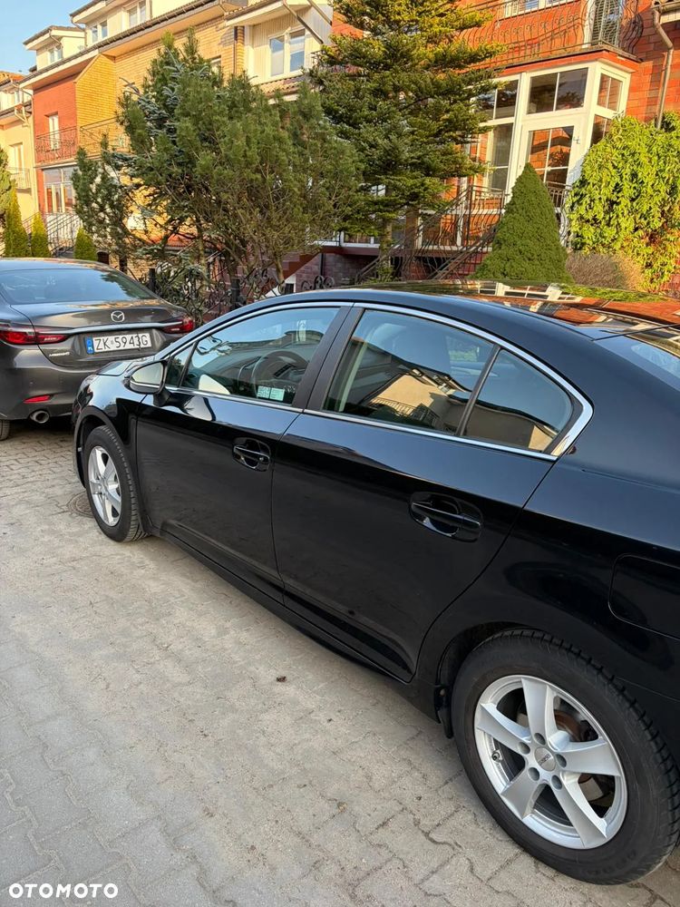 Toyota Avensis 1.6 Active - 21