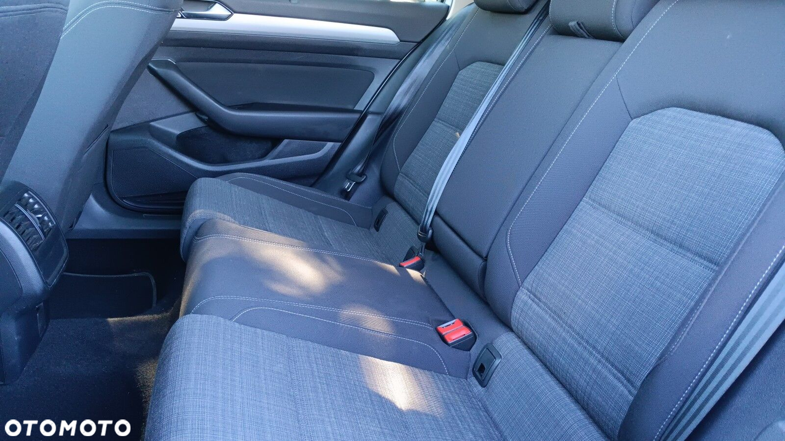 Volkswagen Passat 2.0 TDI EVO Business - 13