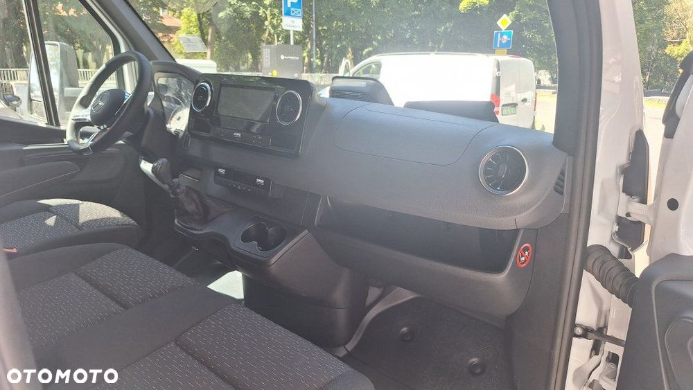 Mercedes-Benz Sprinter - 6