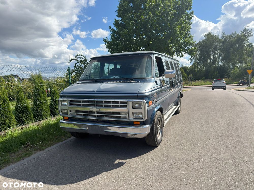 Chevrolet C-20 - 1