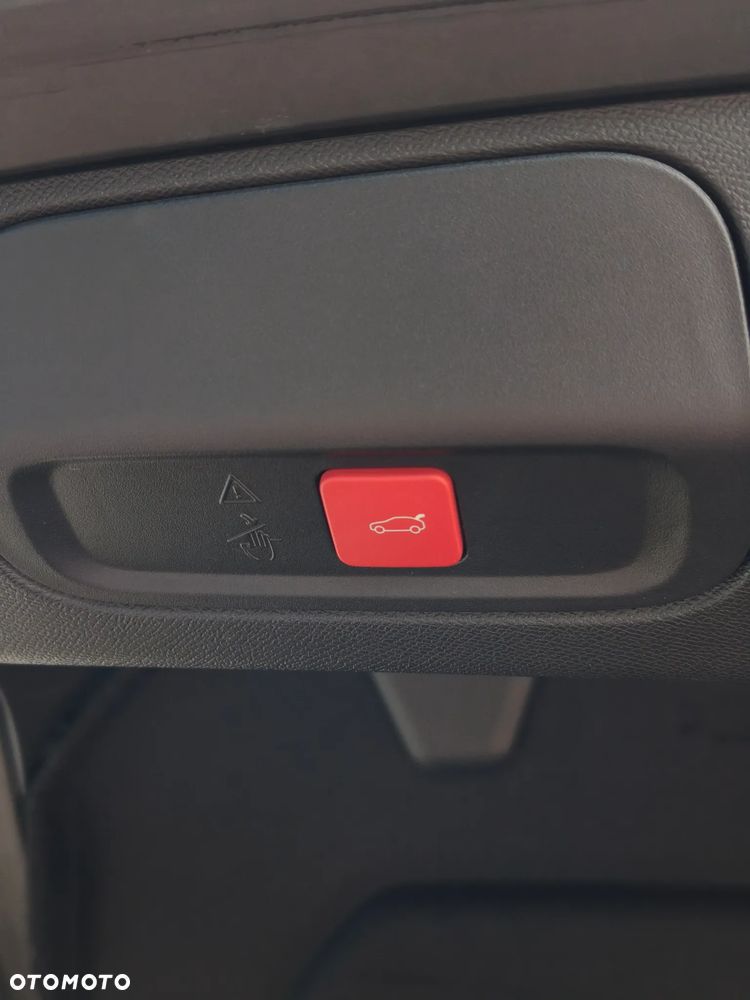 Peugeot 408 - 23