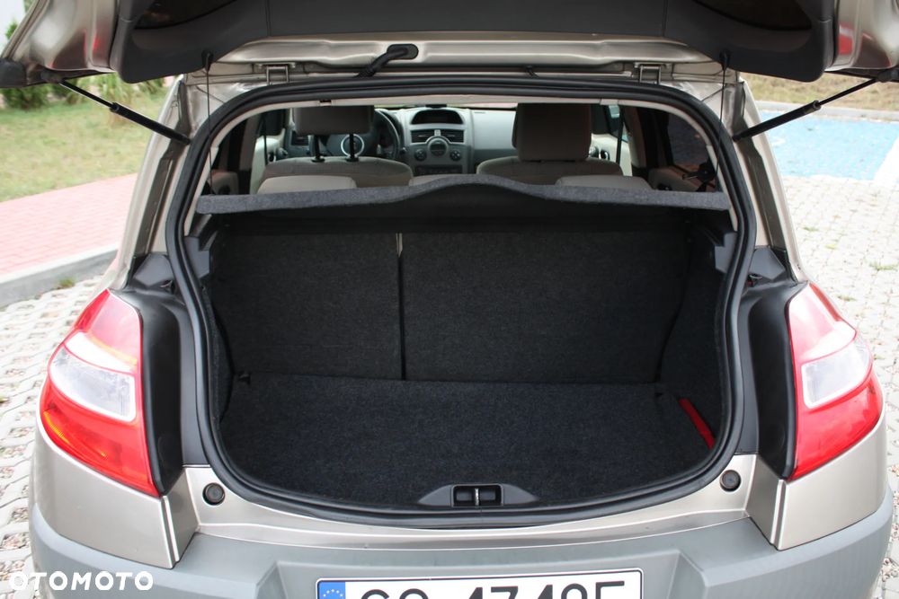 Renault Megane 1.5 dCi Expression - 8