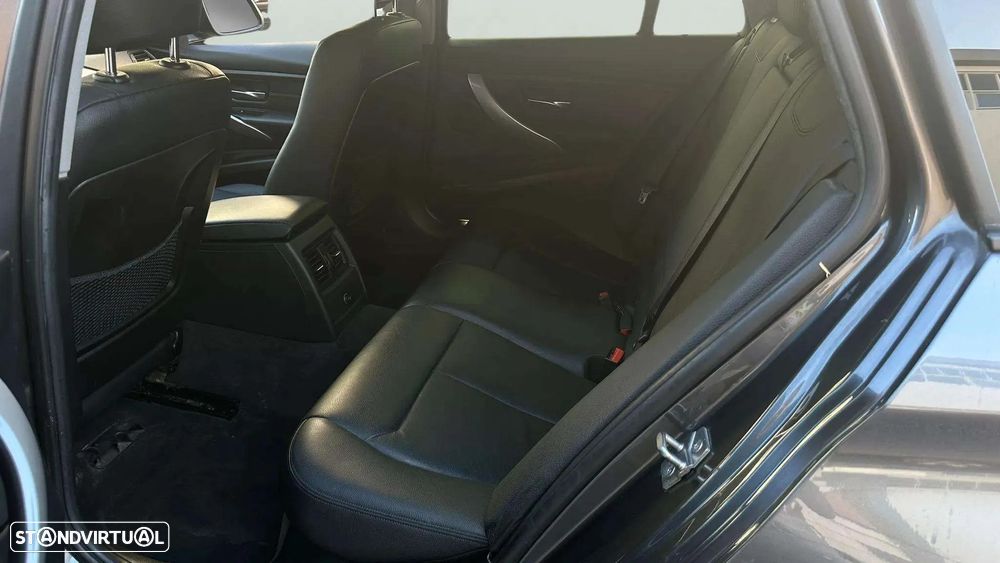 BMW 320 d DPF Touring - 11