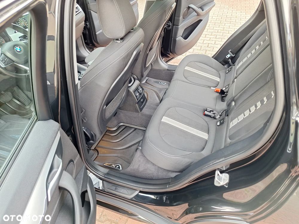 BMW X1 xDrive18d Sport Line - 13
