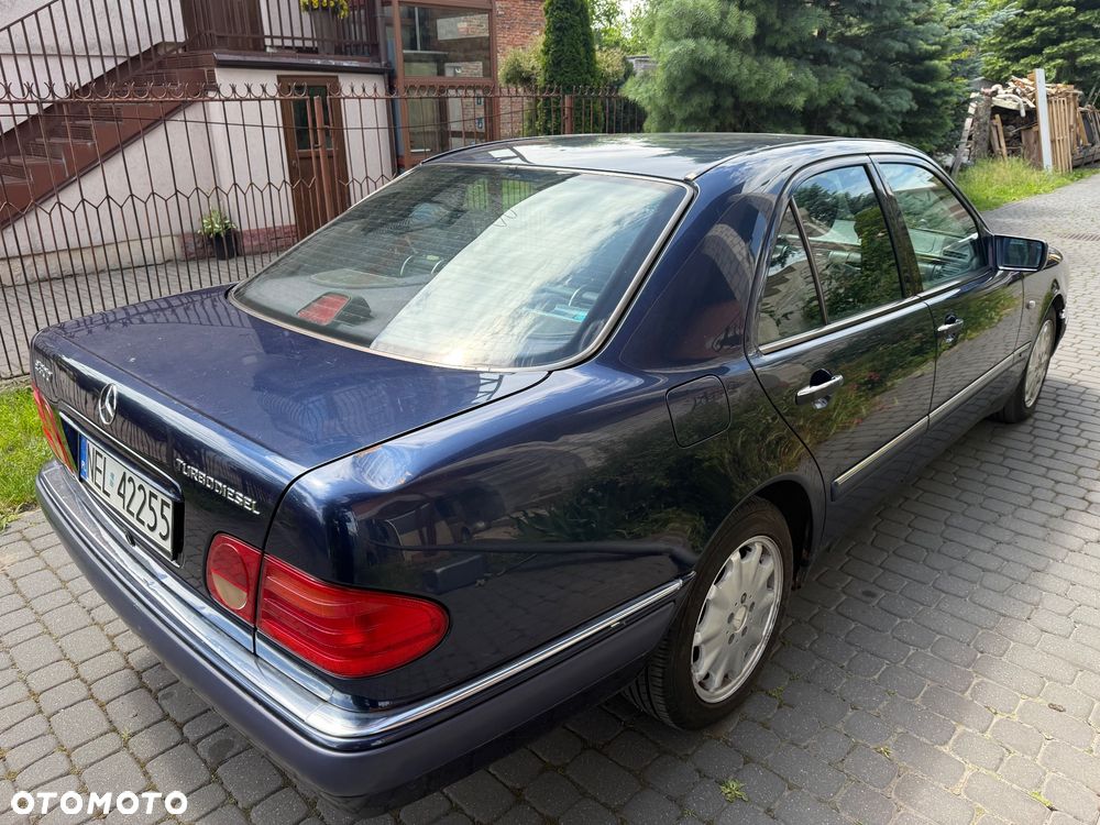 Mercedes-Benz Klasa E - 8