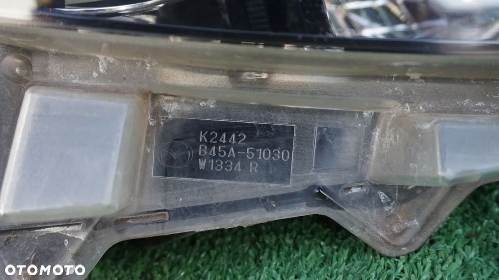 Mazda 3 BM lampa prawa kompletna B45A-51030 UK - 2