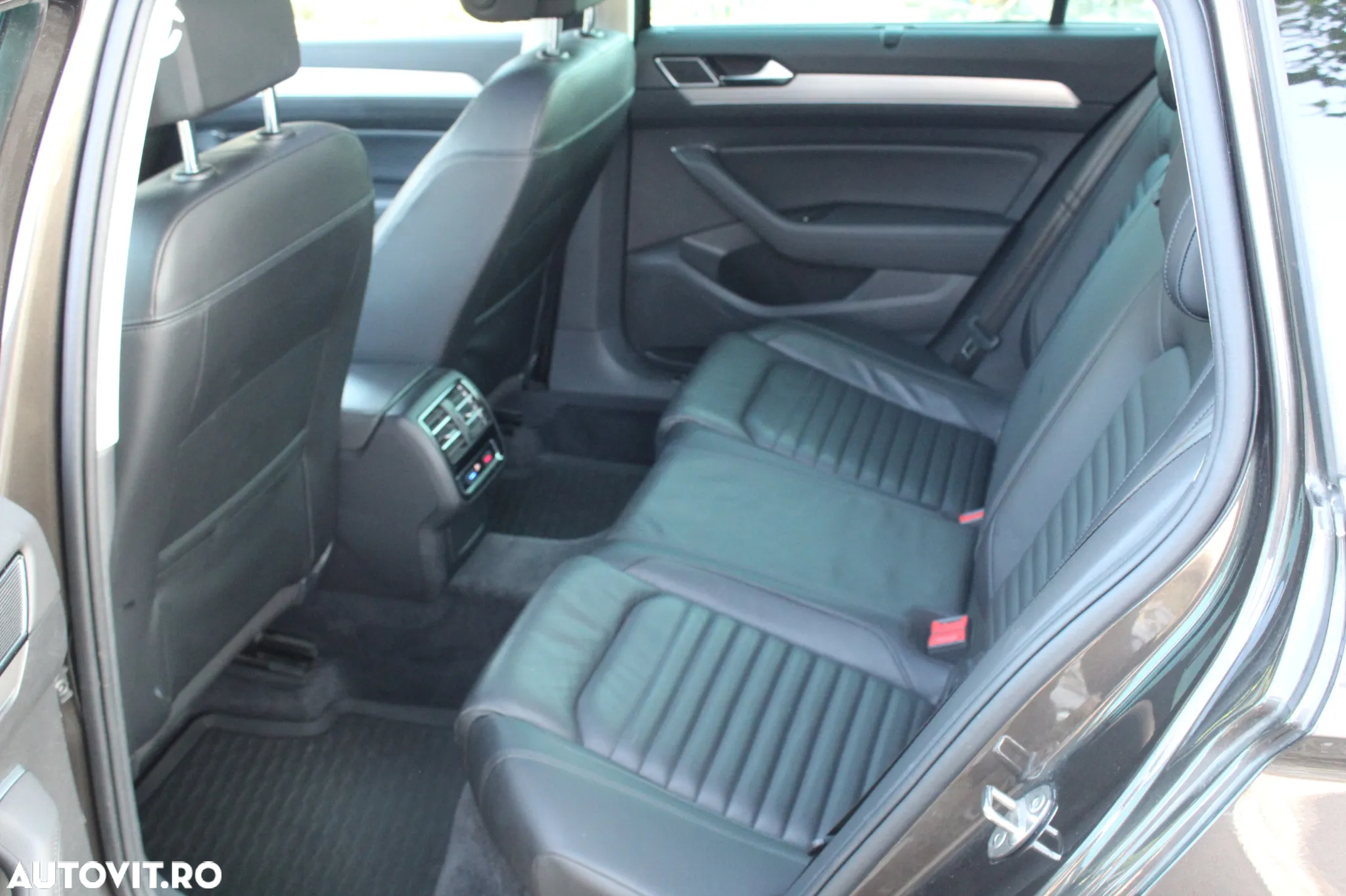 Volkswagen Passat Variant 2.0 TDI Highline - 9