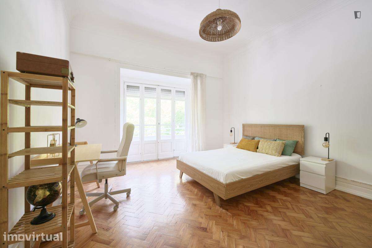 Quarto - localizado em Marquês de Pombal Lisbon - Grande imagem: 3/34