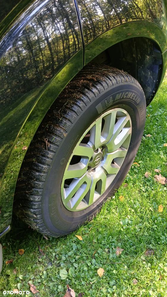 Nissan Pathfinder 2.5 D LE - 17