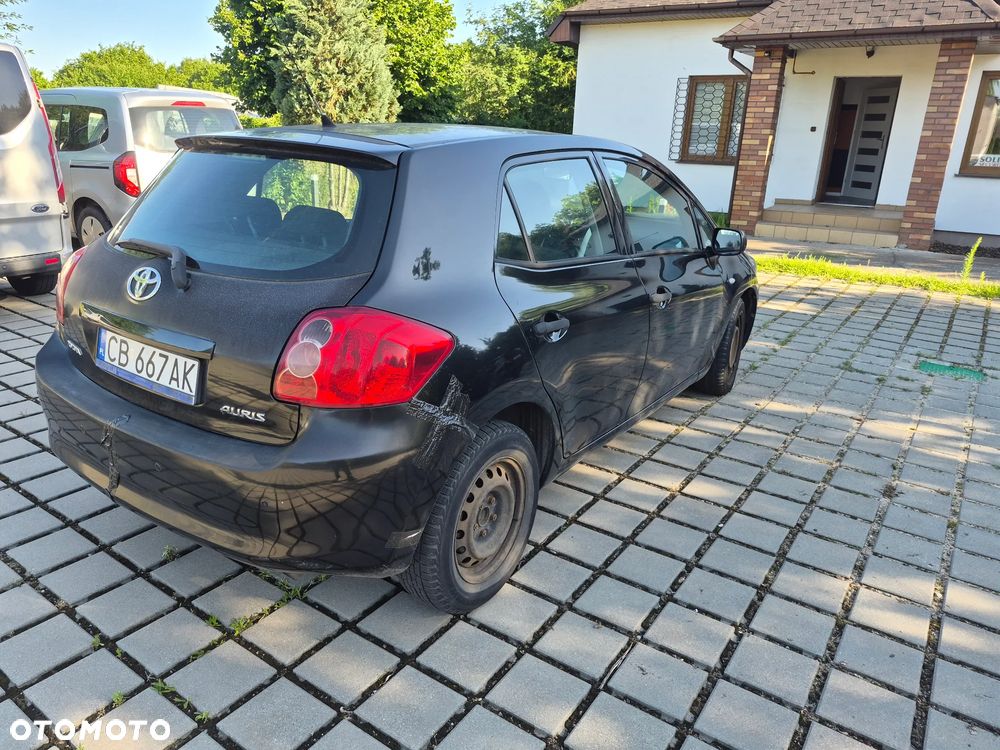 Toyota Auris 1.33 VVT-i Terra - 3