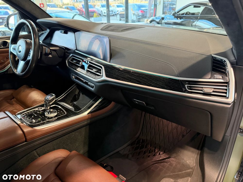 BMW X7 - 29