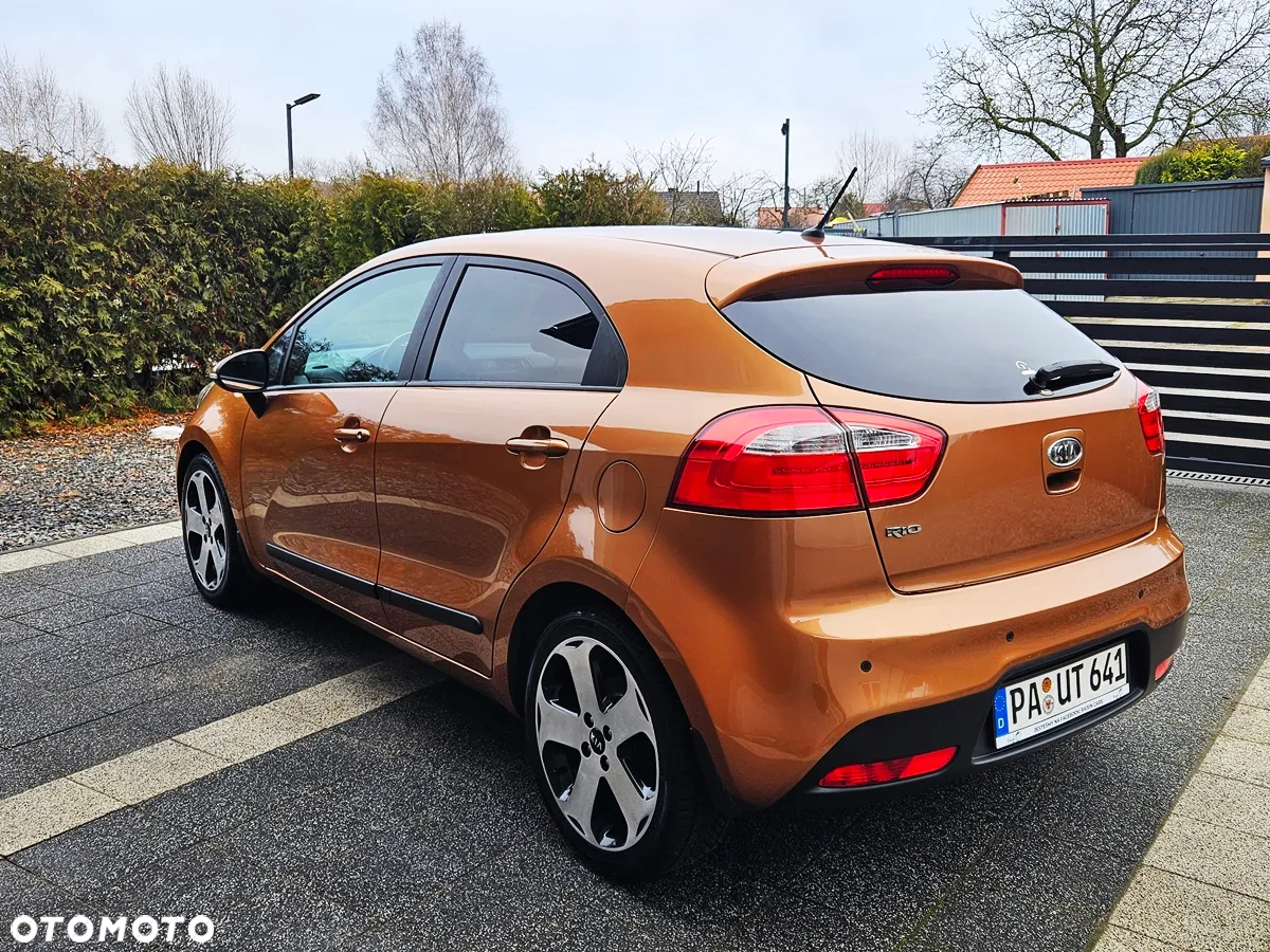 Kia Rio - 27
